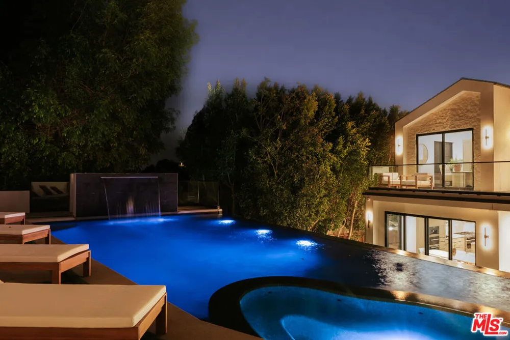 2878 Deep Canyon Drive Beverly Hills, CA 90210