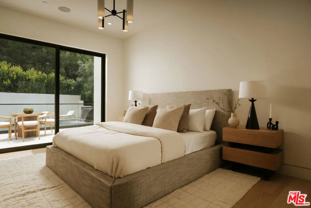2878 Deep Canyon Drive Beverly Hills, CA 90210