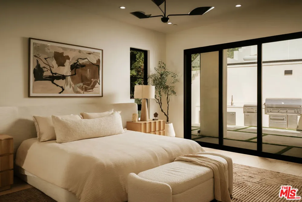 2878 Deep Canyon Drive Beverly Hills, CA 90210
