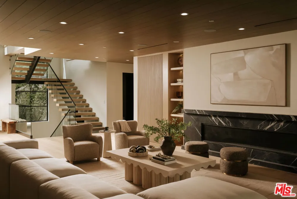 2878 Deep Canyon Drive Beverly Hills, CA 90210