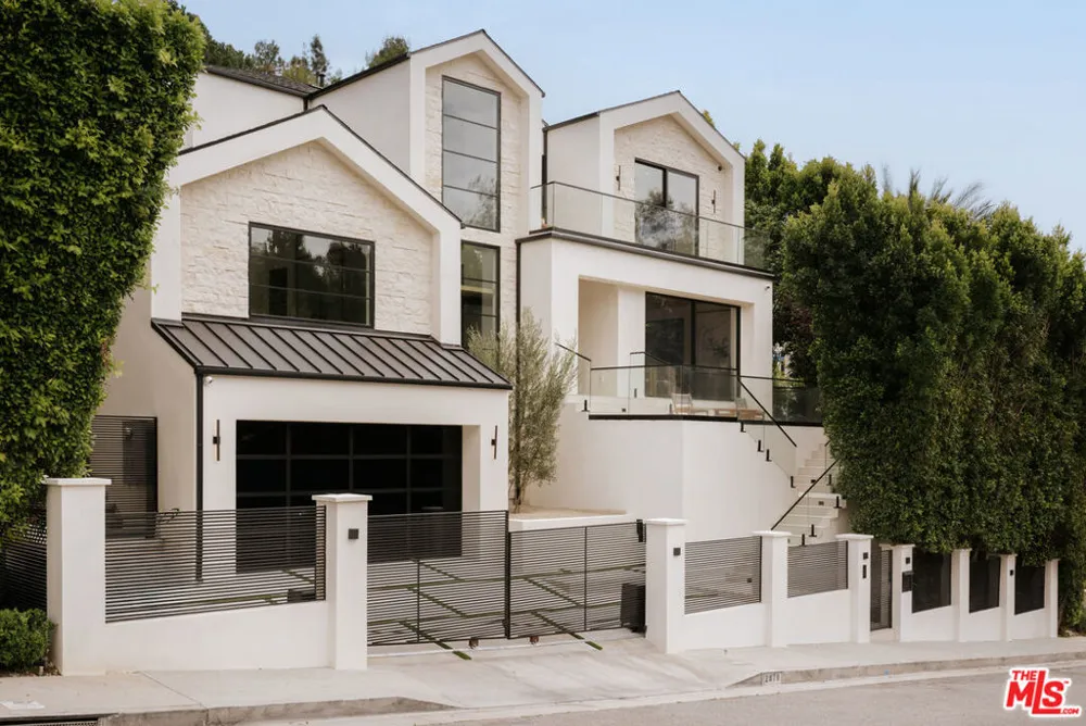 2878 Deep Canyon Drive Beverly Hills, CA 90210