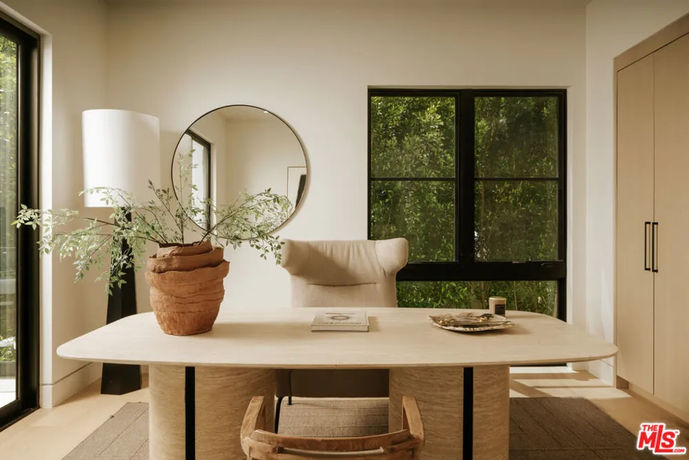 2878 Deep Canyon Drive Beverly Hills, CA 90210