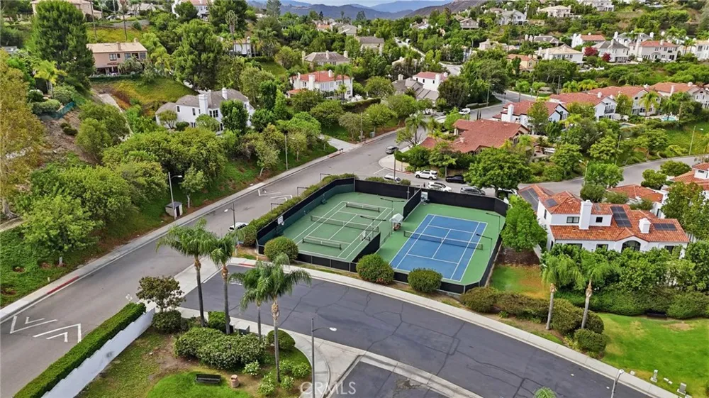3633 Calle Jazmin Calabasas, CA 91302
