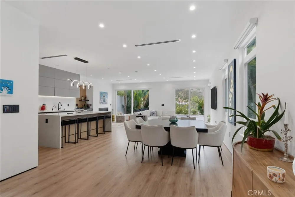 3633 Calle Jazmin Calabasas, CA 91302