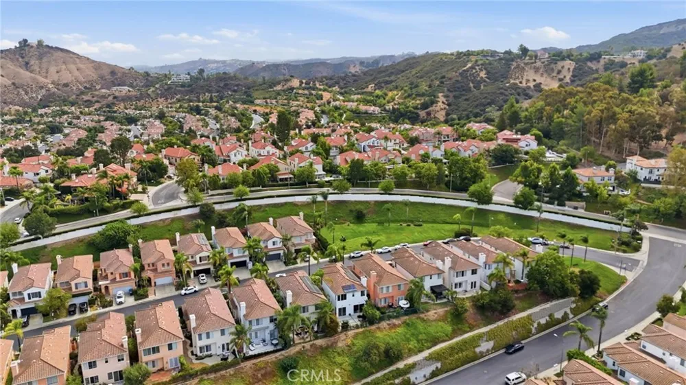 3633 Calle Jazmin Calabasas, CA 91302