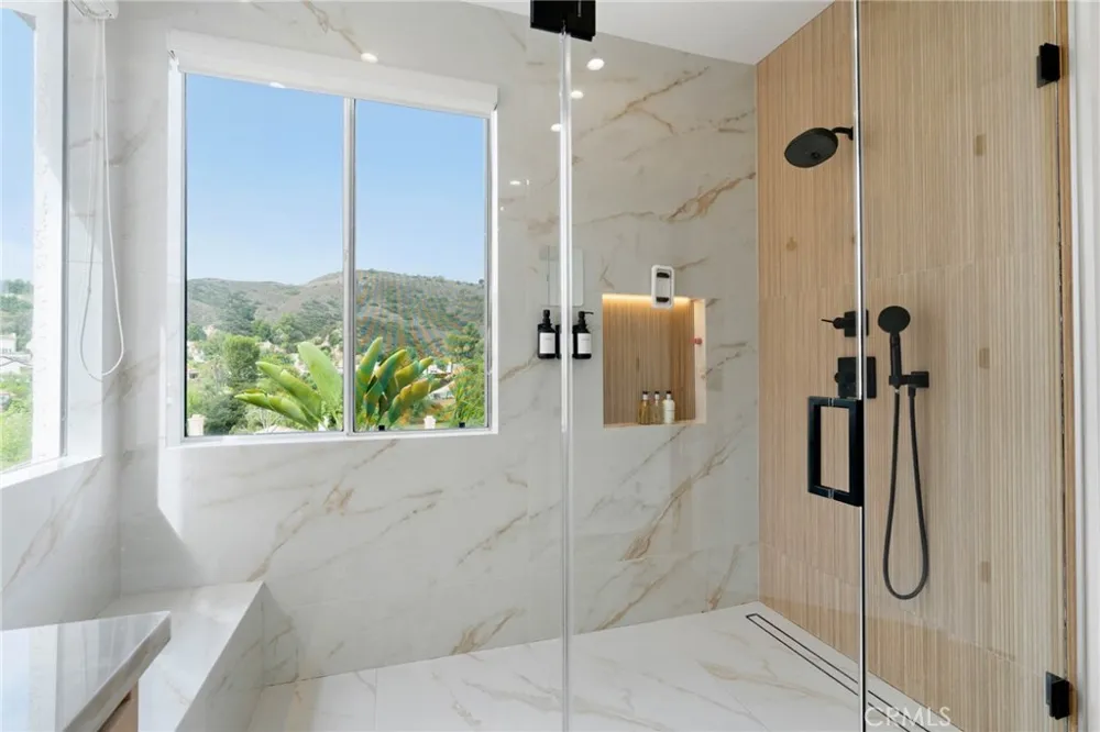 3633 Calle Jazmin Calabasas, CA 91302