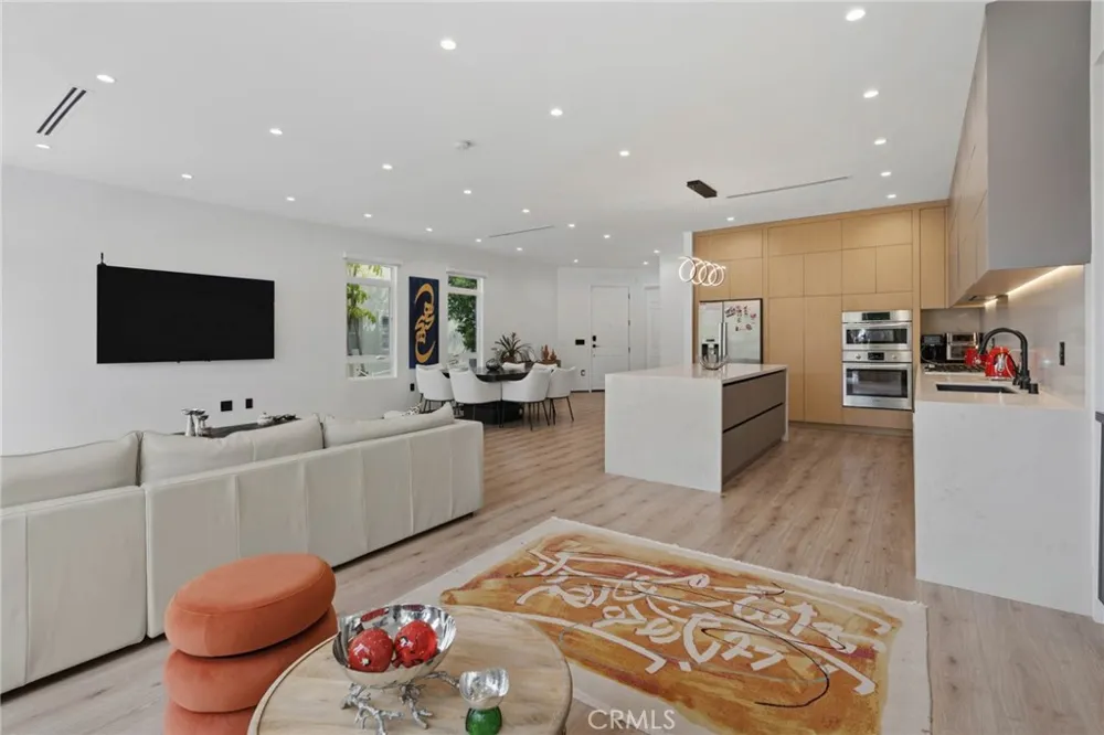 3633 Calle Jazmin Calabasas, CA 91302