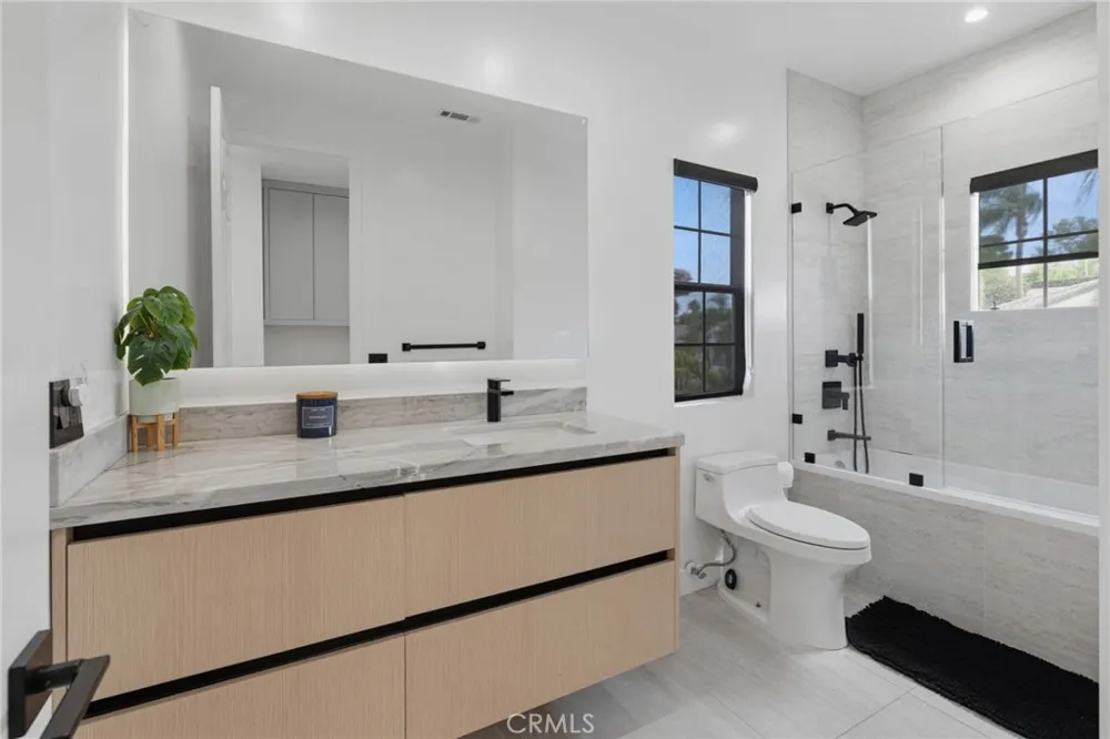 3633 Calle Jazmin Calabasas, CA 91302