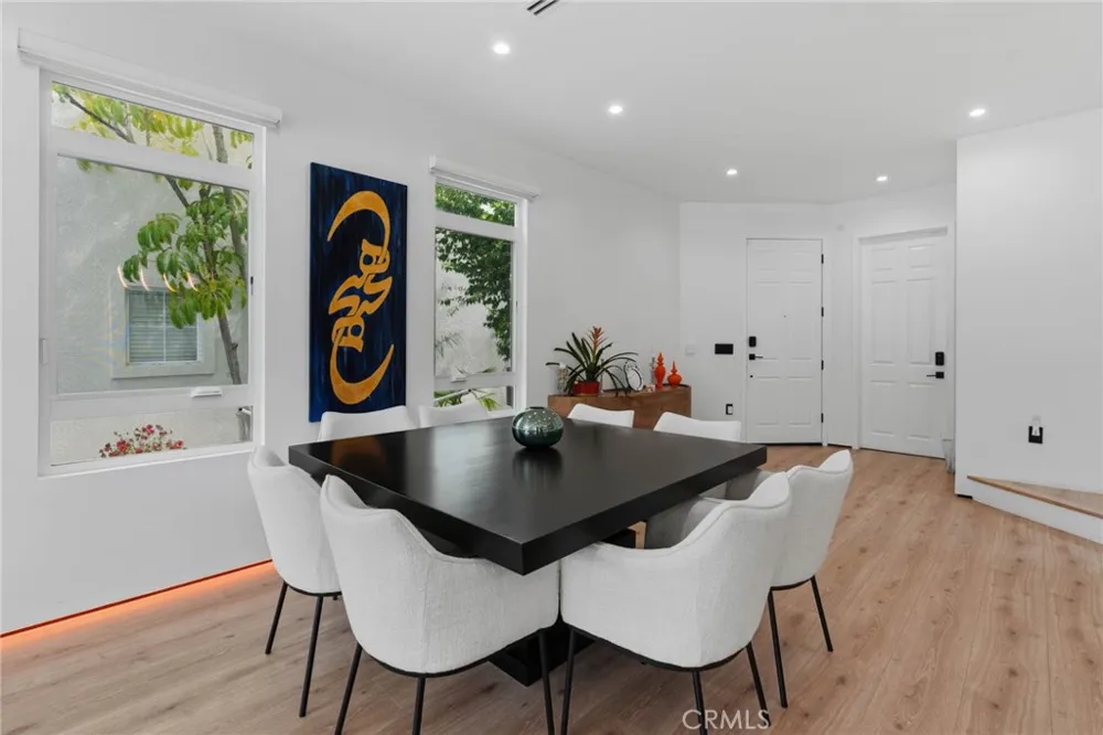 3633 Calle Jazmin Calabasas, CA 91302