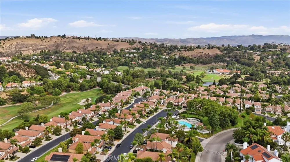 3633 Calle Jazmin Calabasas, CA 91302