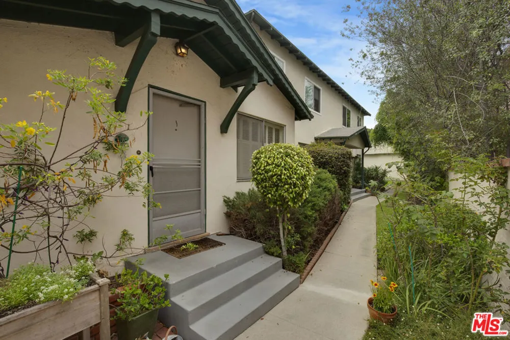 1523 Berkeley Street Santa Monica, CA 90404