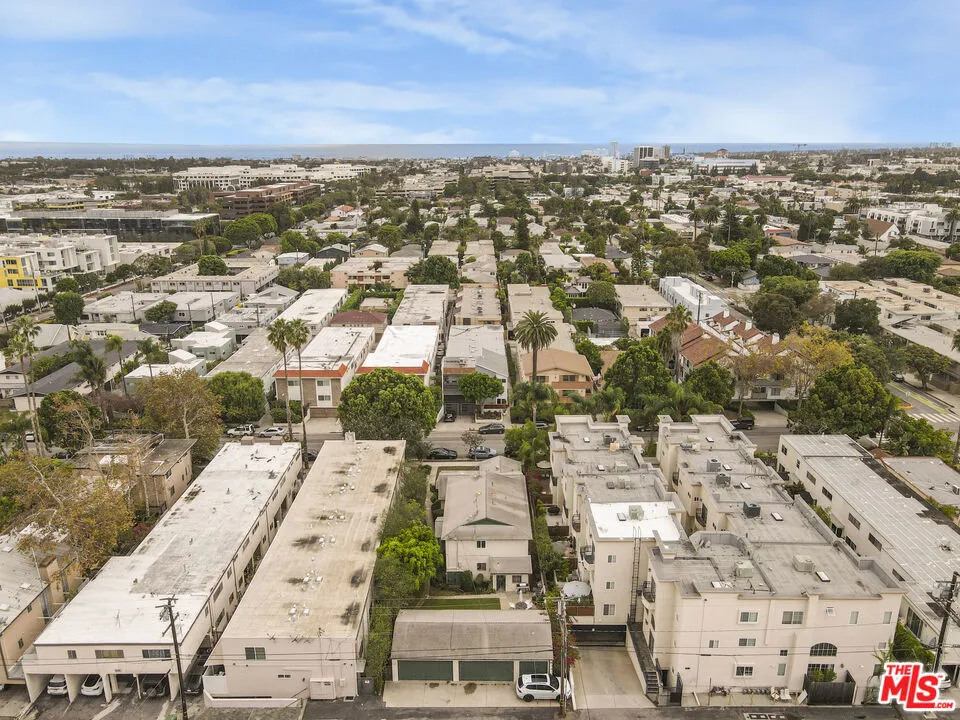 1523 Berkeley Street Santa Monica, CA 90404