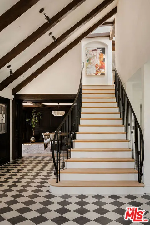 1004 Bundy Drive Los Angeles, CA 90049