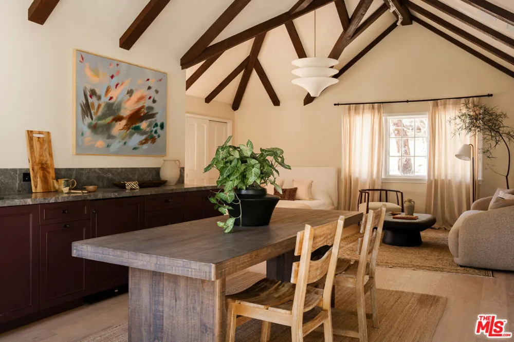 1004 Bundy Drive Los Angeles, CA 90049