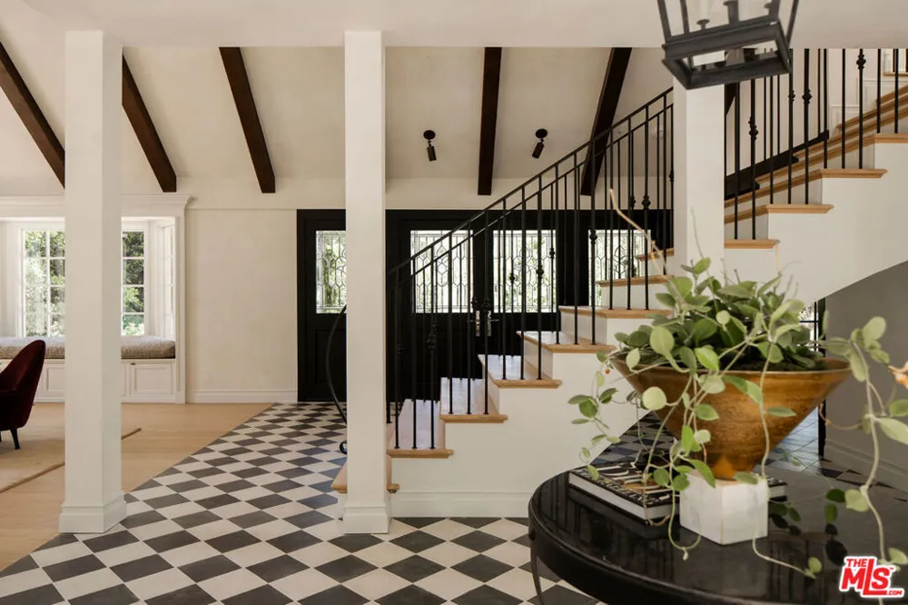 1004 Bundy Drive Los Angeles, CA 90049