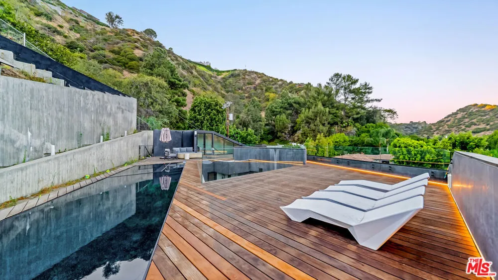 1907 Beverly Drive Los Angeles, CA 90210