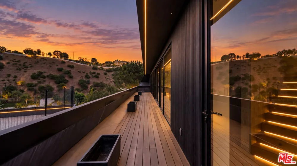 1907 Beverly Drive Los Angeles, CA 90210