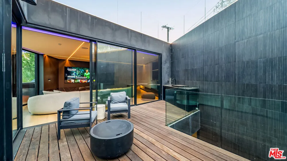 1907 Beverly Drive Los Angeles, CA 90210
