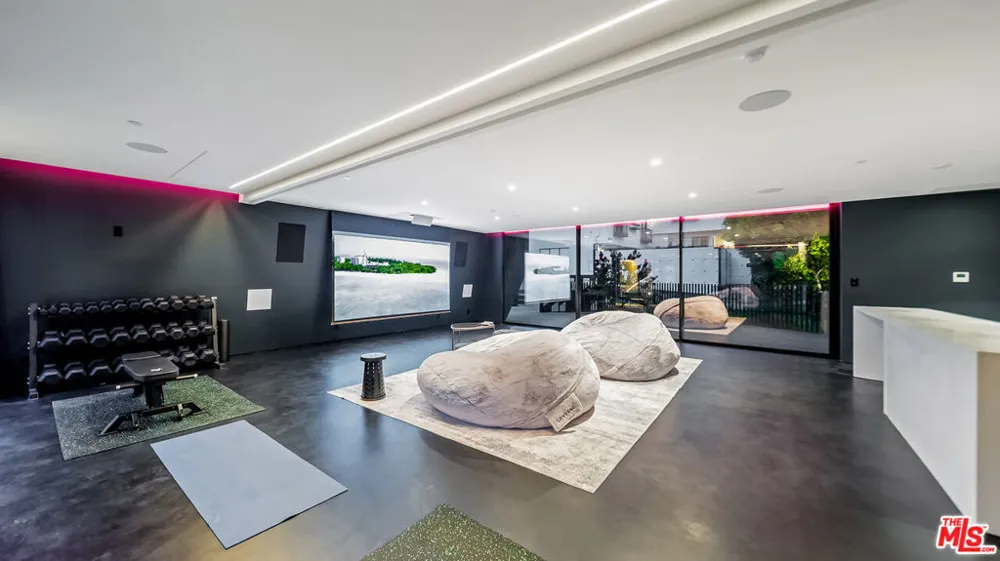 1907 Beverly Drive Los Angeles, CA 90210