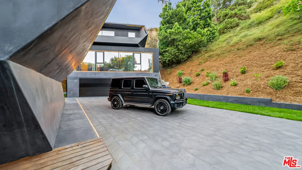 1907 Beverly Drive Los Angeles, CA 90210