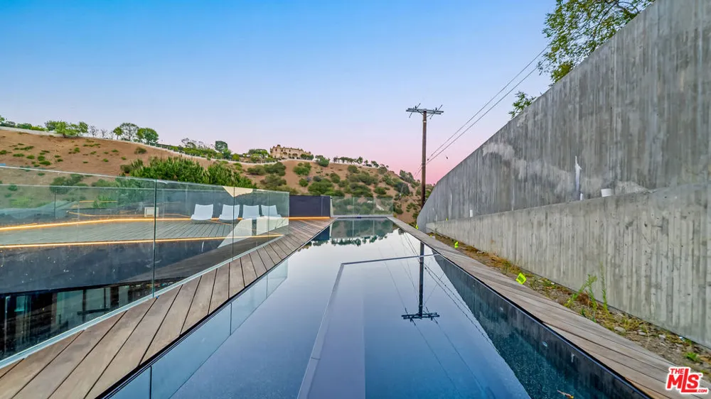 1907 Beverly Drive Los Angeles, CA 90210