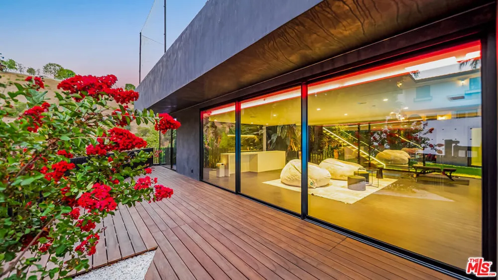 1907 Beverly Drive Los Angeles, CA 90210
