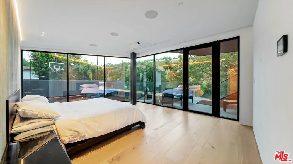 1907 Beverly Drive Los Angeles, CA 90210
