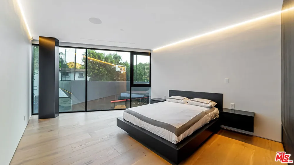 1907 Beverly Drive Los Angeles, CA 90210