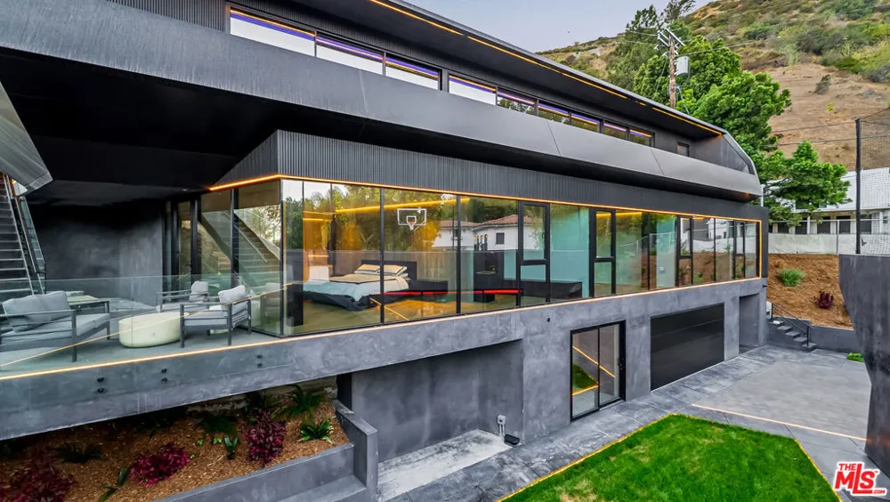 1907 Beverly Drive Los Angeles, CA 90210