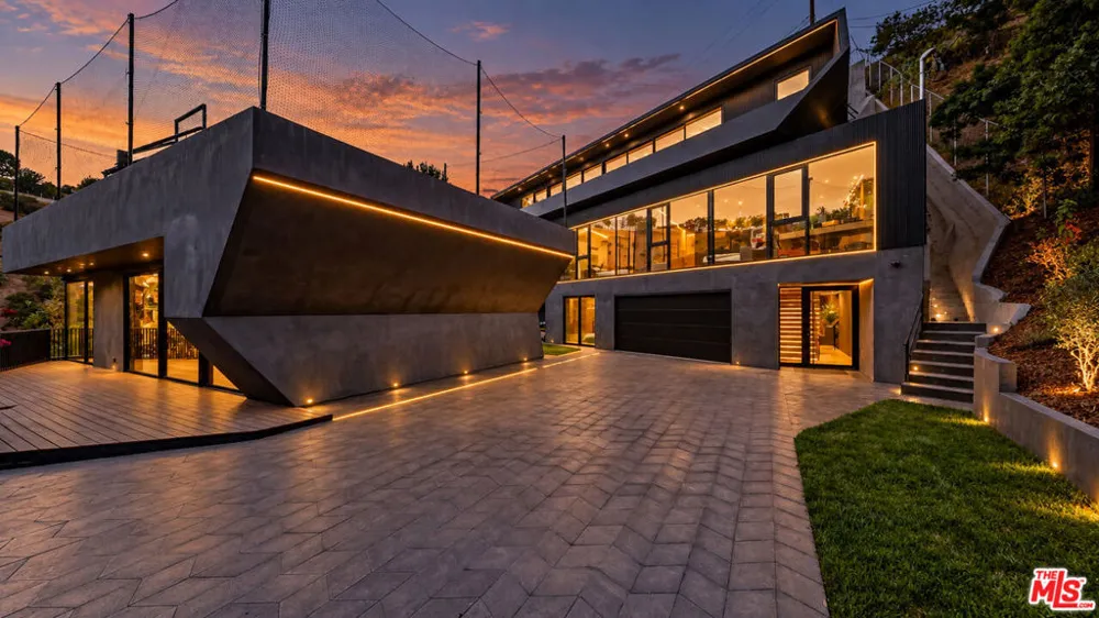 1907 Beverly Drive Los Angeles, CA 90210