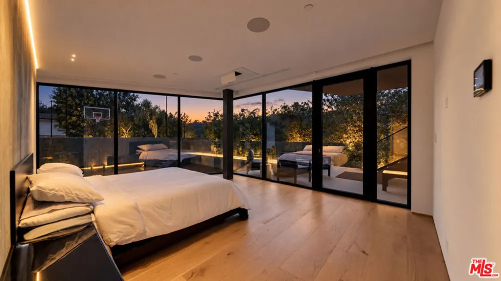 1907 Beverly Drive Los Angeles, CA 90210