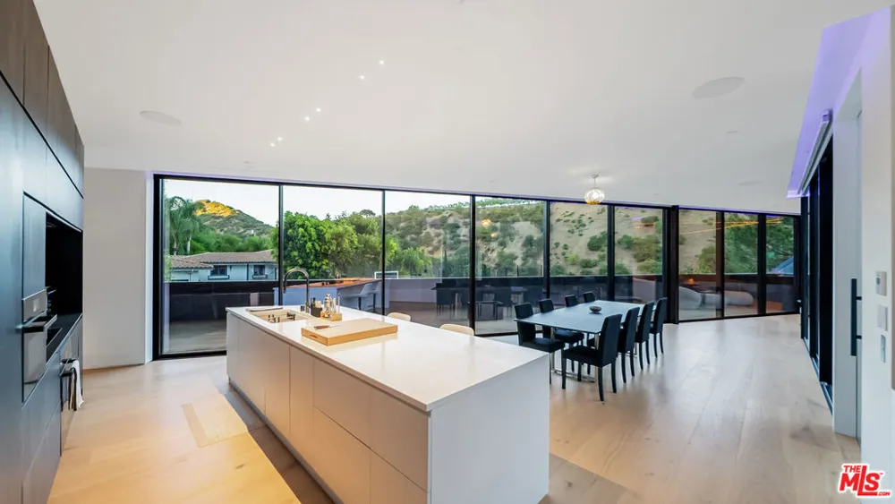 1907 Beverly Drive Los Angeles, CA 90210