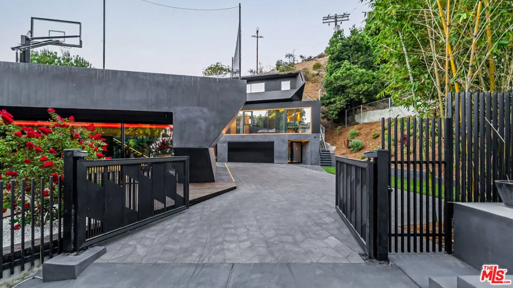 1907 Beverly Drive Los Angeles, CA 90210