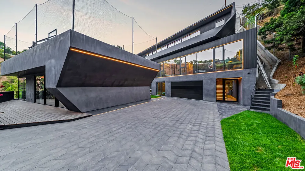 1907 Beverly Drive Los Angeles, CA 90210