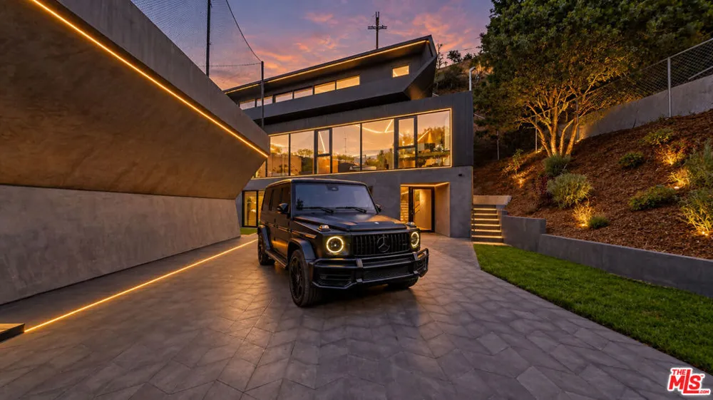 1907 Beverly Drive Los Angeles, CA 90210