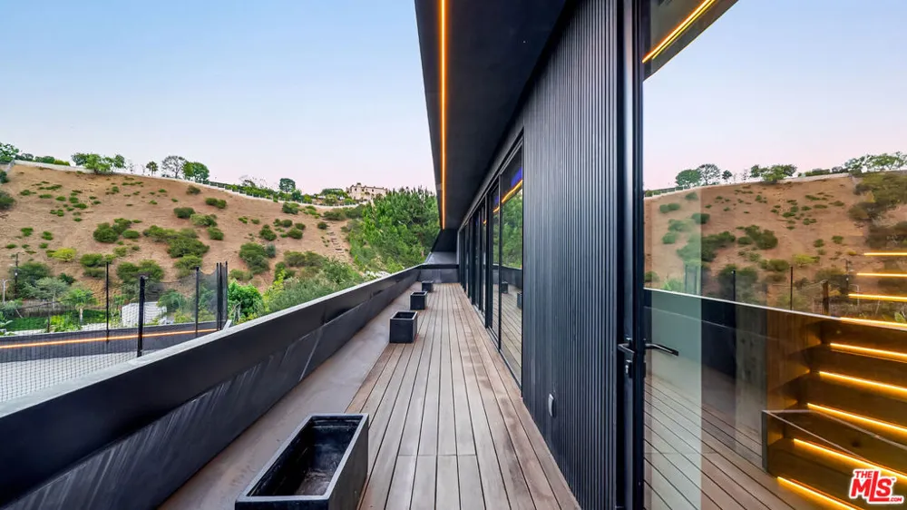 1907 Beverly Drive Los Angeles, CA 90210