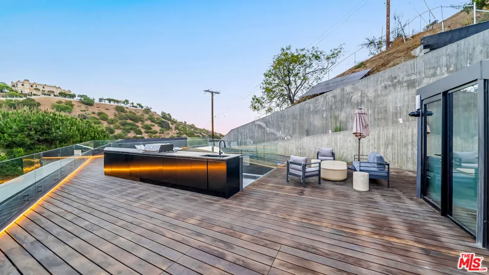 1907 Beverly Drive Los Angeles, CA 90210