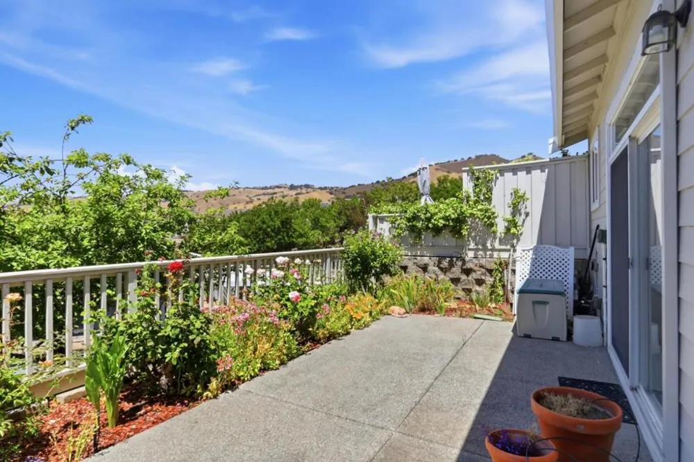 9066 Village View Loop San Jose, CA 95135
