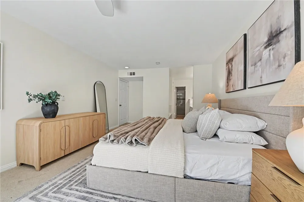 11667 Gorham #304 Los Angeles, CA 90049