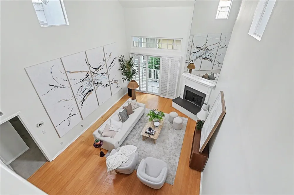 11667 Gorham #304 Los Angeles, CA 90049