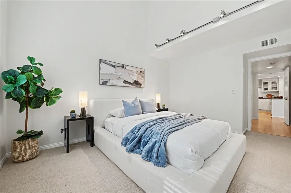11667 Gorham #304 Los Angeles, CA 90049