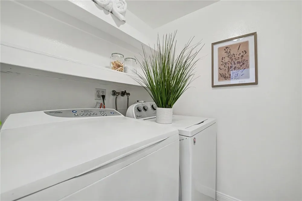 11667 Gorham #304 Los Angeles, CA 90049