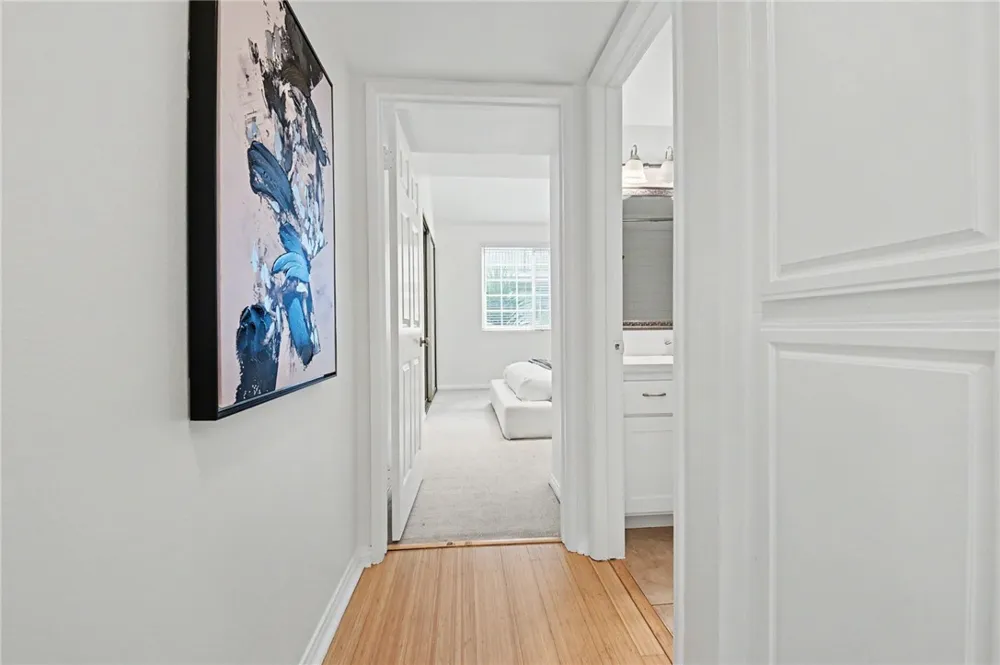 11667 Gorham #304 Los Angeles, CA 90049