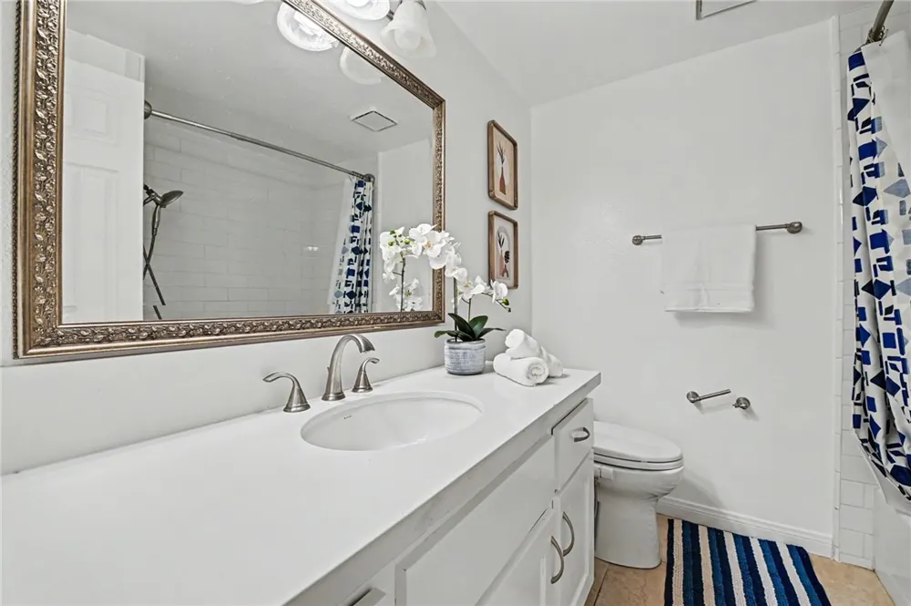 11667 Gorham #304 Los Angeles, CA 90049