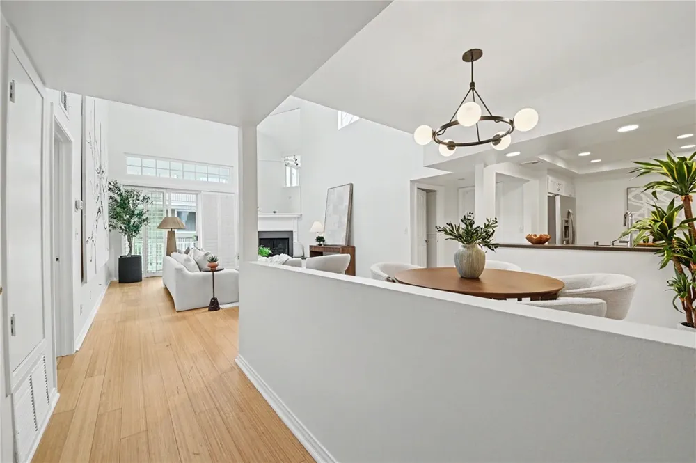 11667 Gorham #304 Los Angeles, CA 90049