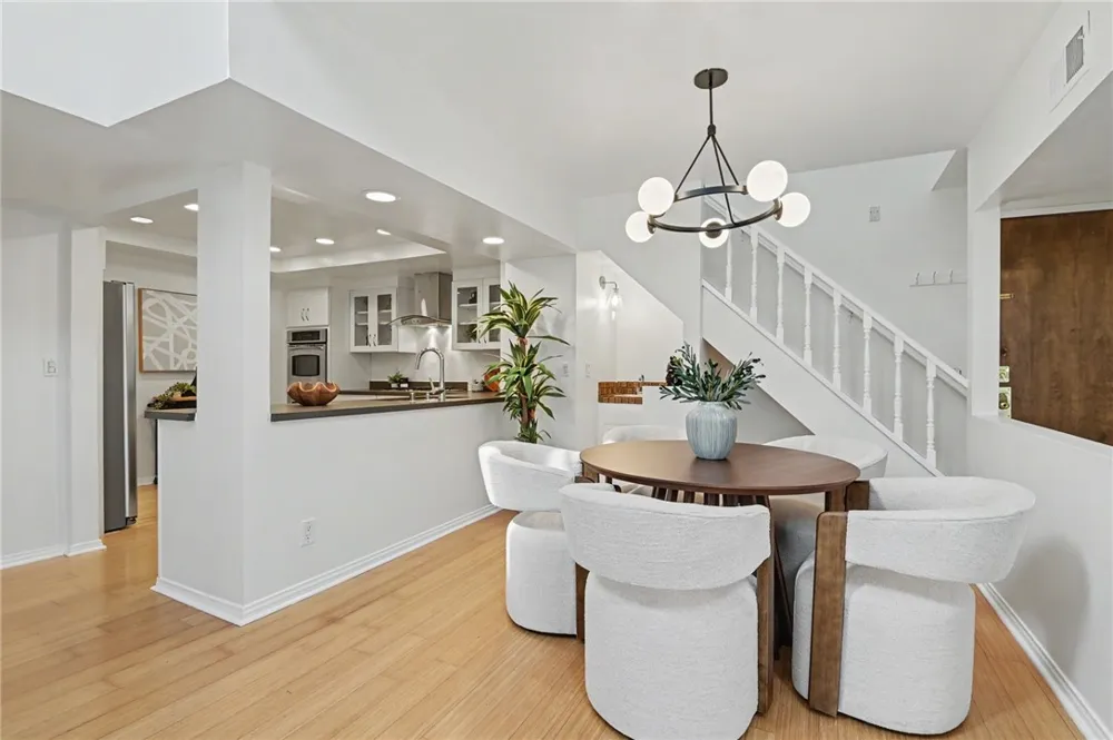 11667 Gorham #304 Los Angeles, CA 90049
