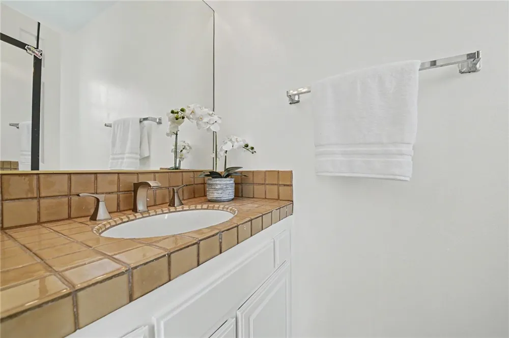 11667 Gorham #304 Los Angeles, CA 90049