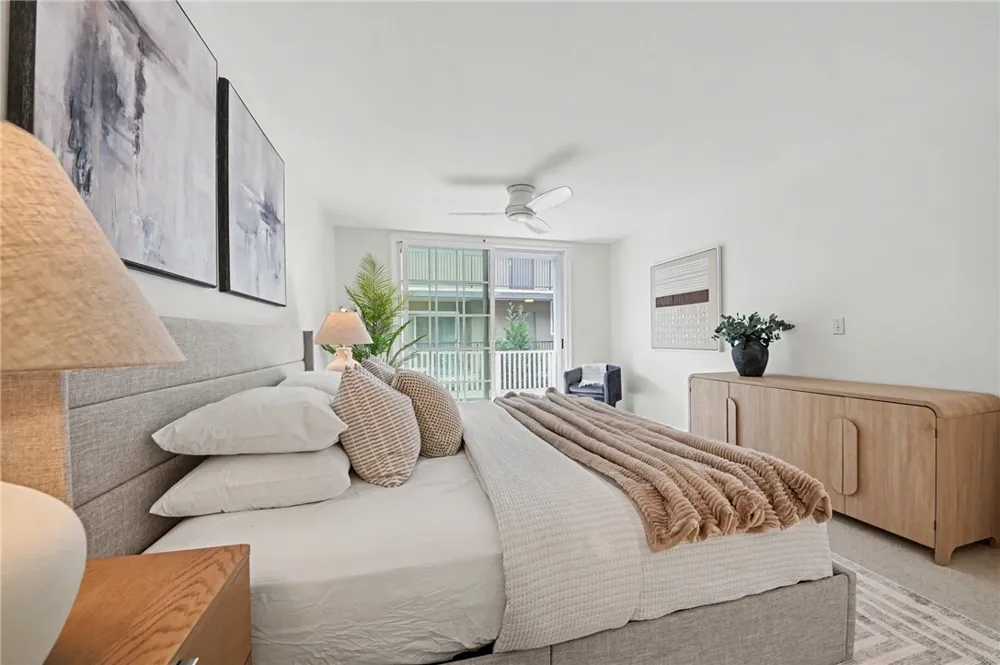 11667 Gorham #304 Los Angeles, CA 90049