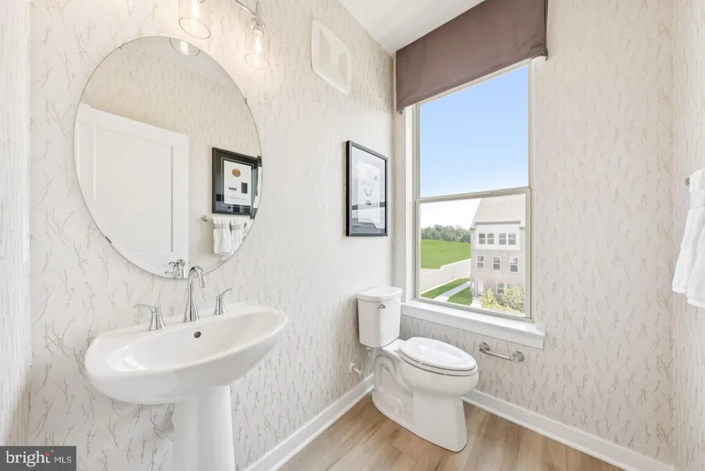 13826 QUARTZ AVENUE Woodbridge, VA 22193