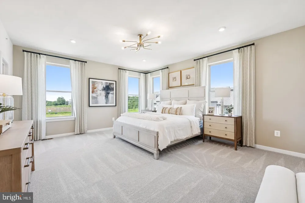 13826 QUARTZ AVENUE Woodbridge, VA 22193